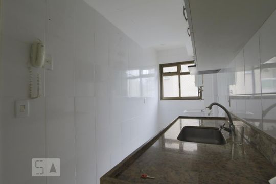 Cozinha de apartamento para alugar com 2 quartos, 70m² em Jacarepaguá, Rio de Janeiro