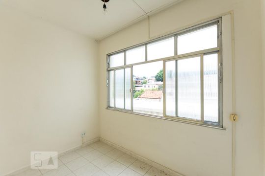 Quarto de kitnet/studio para alugar com 1 quarto, 32m² em Centro, Niterói
