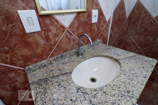 Banheiro de apartamento para alugar com 2 quartos, 110m² em Vargem Grande, Rio de Janeiro