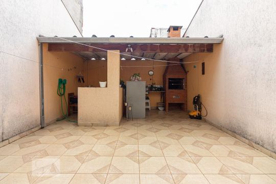 Quintal de casa à venda com 3 quartos, 300m² em Cidade das Flores, Osasco