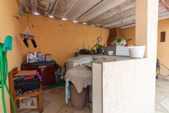 Área de serviço  de casa à venda com 3 quartos, 300m² em Cidade das Flores, Osasco