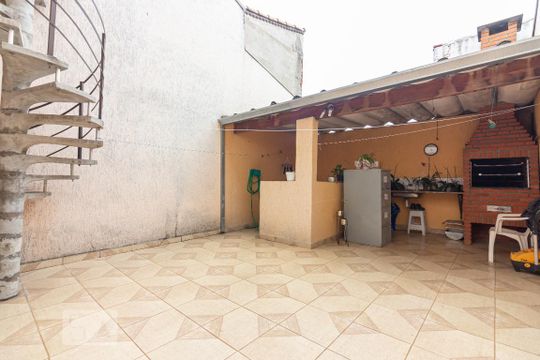 Quintal de casa à venda com 3 quartos, 300m² em Cidade das Flores, Osasco