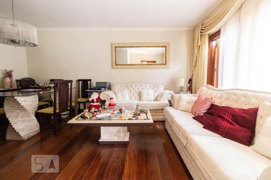 Casa à venda com 4 quartos, 200m² em Chácara das Pedras, Porto Alegre