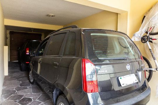 Garagem de casa à venda com 4 quartos, 200m² em Chácara das Pedras, Porto Alegre