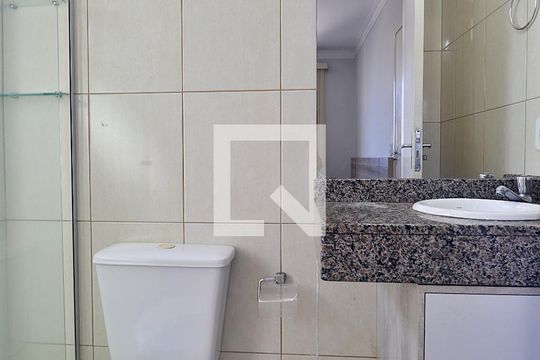 Banheiro do Quarto 1 - Suíte de apartamento à venda com 2 quartos, 48m² em Utinga, Santo André