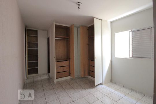 Quarto 3 de casa à venda com 3 quartos, 275m² em Vila Pereira Barreto, São Paulo