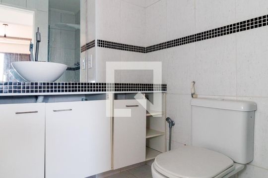 Banheiro da Suíte de apartamento para alugar com 1 quarto, 58m² em Vila Andrade, São Paulo