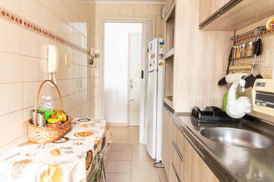 Cozinha de apartamento à venda com 1 quarto, 63m² em Cristo Redentor, Porto Alegre
