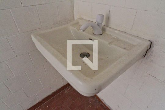 Banheiro de casa para alugar com 2 quartos, 95m² em Chácara Inglesa, São Paulo