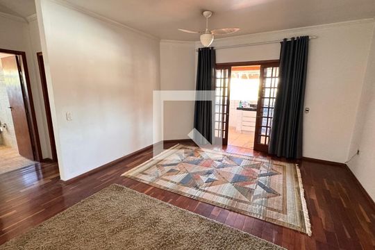 Casa para alugar com 8 quartos, 440m² em Jardim Paraíso, Campinas