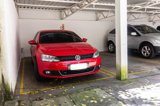 Vaga de apartamento para alugar com 3 quartos, 106m² em Petrópolis, Porto Alegre