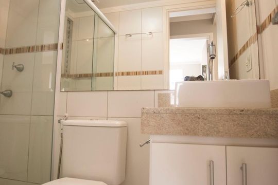 banheiro de apartamento à venda com 2 quartos, 50m² em Jardim Nova Europa - Condomínio Rubi Ville, Campinas