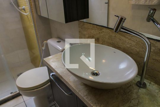 Banheiro de apartamento à venda com 2 quartos, 62m² em Hamburgo Velho, Novo Hamburgo
