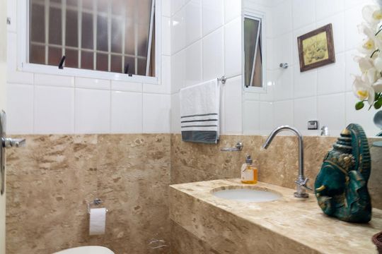 Lavabo de casa para alugar com 4 quartos, 300m² em Cidade Monções, São Paulo