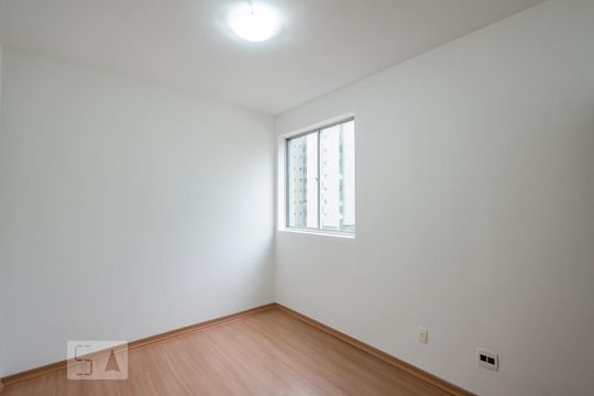 Quarto 2 de apartamento para alugar com 2 quartos, 63m² em Cidade Jardim, Belo Horizonte