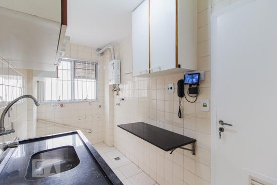 Cozinha de apartamento à venda com 2 quartos, 58m² em Vila Olímpia, São Paulo