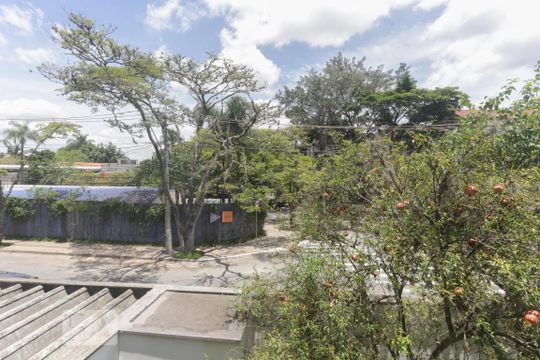 Vista de casa à venda com 4 quartos, 387m² em Vila Madalena, São Paulo