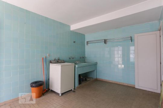 Área de Serviço de casa à venda com 4 quartos, 387m² em Vila Madalena, São Paulo