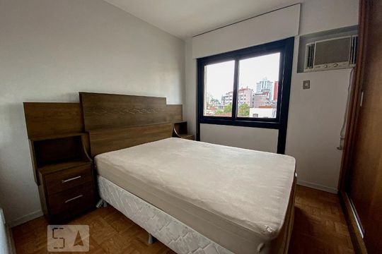 Dormitório de apartamento à venda com 1 quarto, 41m² em Centro, São Leopoldo