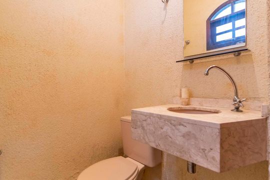 Lavabo de casa à venda com 3 quartos, 160m² em Parque Jaçatuba, Santo André