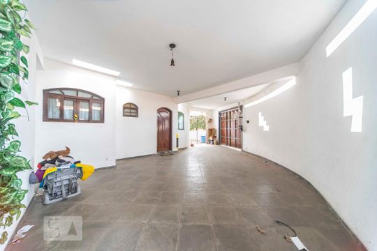 Garagem de casa à venda com 3 quartos, 160m² em Parque Jaçatuba, Santo André