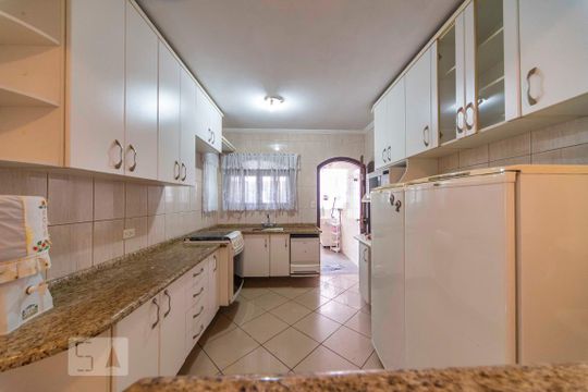 Cozinha de casa à venda com 3 quartos, 160m² em Parque Jaçatuba, Santo André