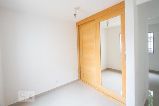 Quarto 2 de apartamento para alugar com 2 quartos, 50m² em Jardim Dom Bosco, São Paulo