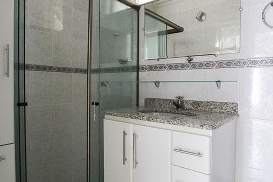 Banheiro de apartamento à venda com 3 quartos, 76m² em Jardim Chapadão, Campinas