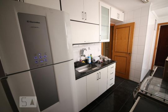 Cozinha de apartamento à venda com 2 quartos, 90m² em Centro, Niterói