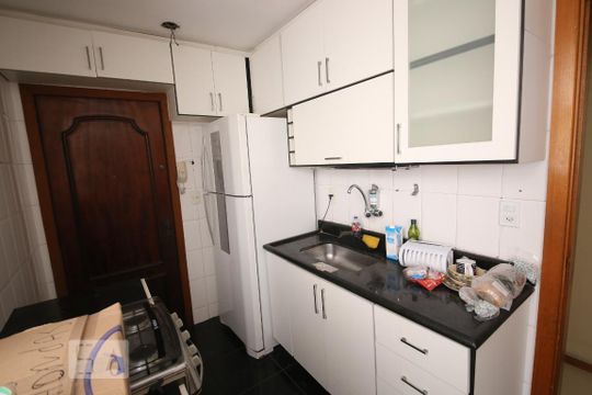 Cozinha de apartamento à venda com 2 quartos, 90m² em Centro, Niterói