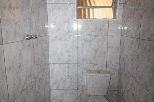 banheiro de casa para alugar com 1 quarto, 60m² em Vila Gustavo, São Paulo