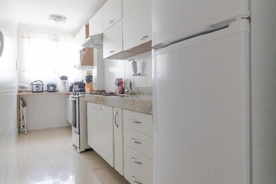Cozinha de apartamento à venda com 3 quartos, 140m² em Mansões Santo Antônio, Campinas