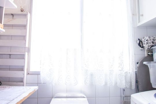 lavanderia de apartamento para alugar com 2 quartos, 46m² em Vila Pompéia, Campinas