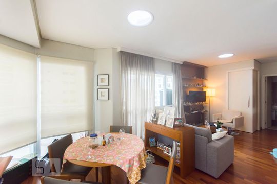 Sala de apartamento à venda com 2 quartos, 133m² em Vila Olímpia, São Paulo