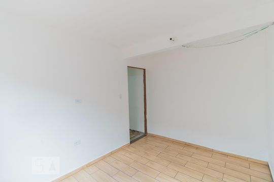 Quarto de casa para alugar com 1 quarto, 85m² em Jardim Danfer, São Paulo