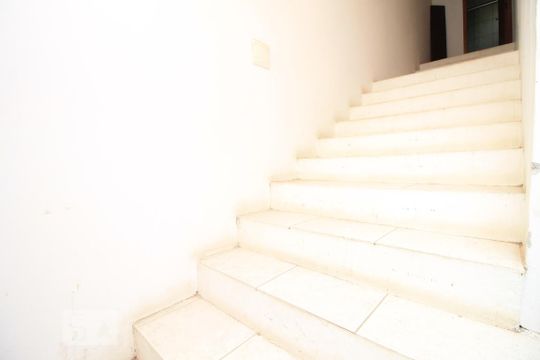 Eacada de casa de condomínio à venda com 6 quartos, 250m² em Bom Jesus, Porto Alegre