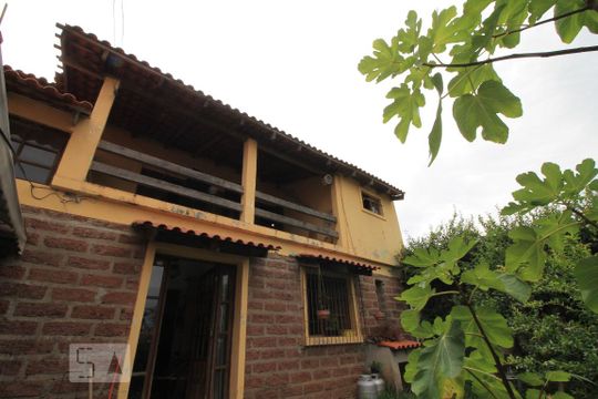 Casa de Condomínio à venda com 6 quartos, 250m² em Bom Jesus, Porto Alegre