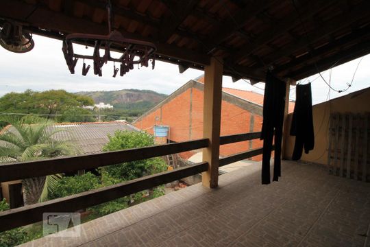 Sacada Dormitorios de casa de condomínio à venda com 6 quartos, 250m² em Bom Jesus, Porto Alegre