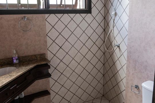 Banheiro 4 de casa à venda com 5 quartos, 442m² em Morro do Espelho, São Leopoldo
