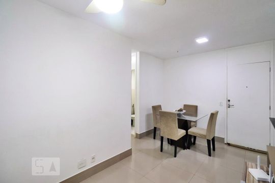 Sala de apartamento para alugar com 2 quartos, 50m² em Vargem Pequena, Rio de Janeiro