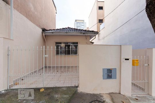 Fachada de casa à venda com 1 quarto, 30m² em Chácara Inglesa, São Paulo