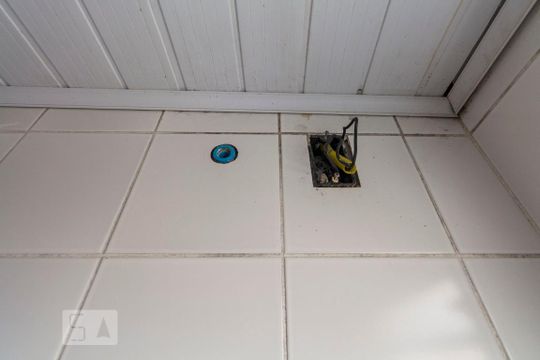 Banheiro social de casa à venda com 1 quarto, 30m² em Chácara Inglesa, São Paulo