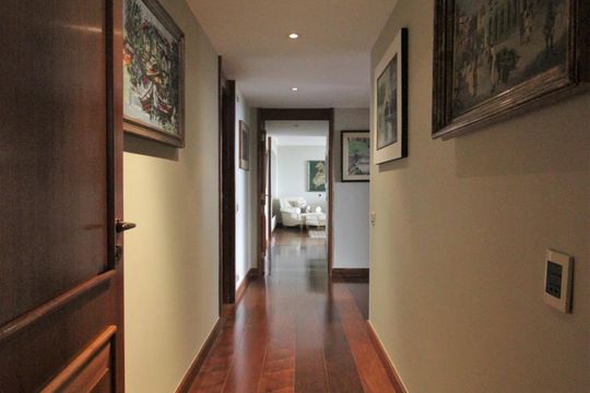 Corredor de apartamento à venda com 4 quartos, 520m² em Vila Suzana, São Paulo