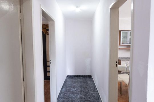 Corredor de casa à venda com 3 quartos, 276m² em Parque Tomas Saraiva, São Paulo