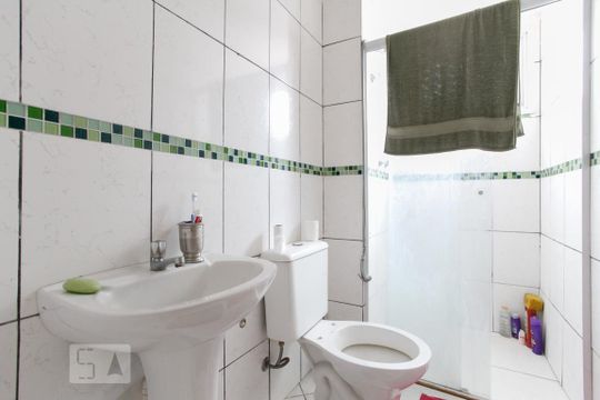 Banheiro Social de apartamento para alugar com 2 quartos, 49m² em Vila do Encontro, São Paulo