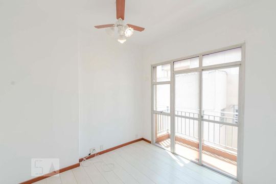Quarto 1 de apartamento à venda com 2 quartos, 70m² em Grajaú, Rio de Janeiro