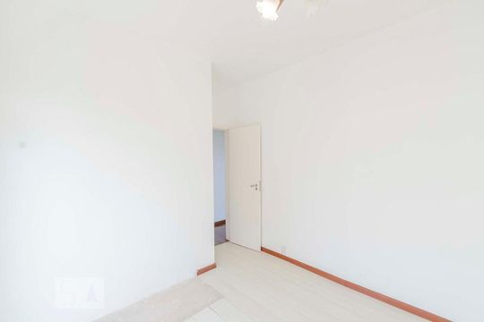 Quarto 1 de apartamento à venda com 2 quartos, 70m² em Grajaú, Rio de Janeiro