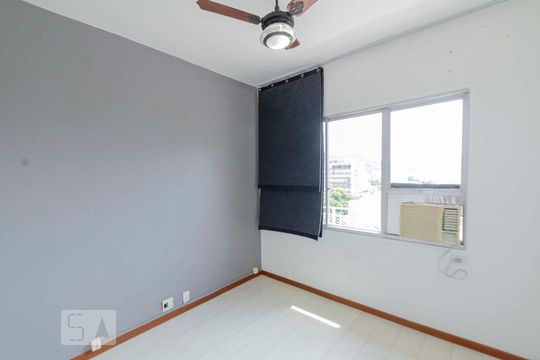Quarto 2 de apartamento à venda com 2 quartos, 70m² em Grajaú, Rio de Janeiro