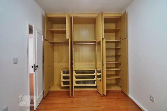 Quarto de apartamento para alugar com 2 quartos, 74m² em Recreio dos Bandeirantes, Rio de Janeiro