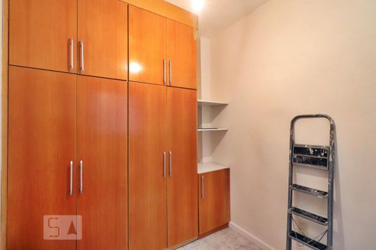 Quarto de Serviço de apartamento para alugar com 2 quartos, 74m² em Recreio dos Bandeirantes, Rio de Janeiro